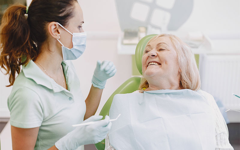 AGING AND DENTAL CARE: KEEPING YOUR SMILE HEALTHY FOR LIFE 